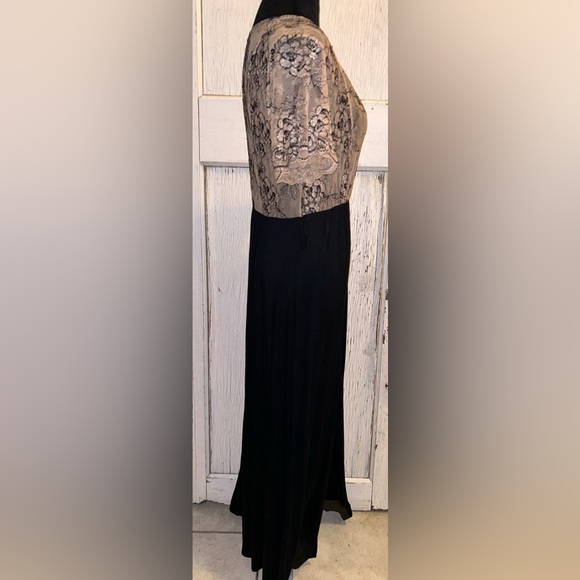 🧚♀️Soma- Lace Robe or Kimono- Size: Large🧚♀️ - Picture 3 of 8